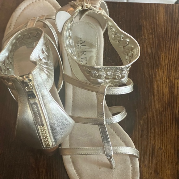 WOMEN'S LAUREN DRESSY WEDGE SANDALS SIZE 8.5 METALLIC LEATHER - Picture 2 of 3